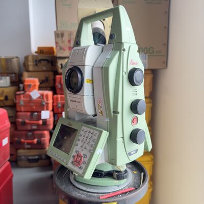 IP66 Rated Leica TM50 Total Station with 0.5″ Capacitive Multi-Touch and 1000m Non-Prism Distance for Accurate Surveying