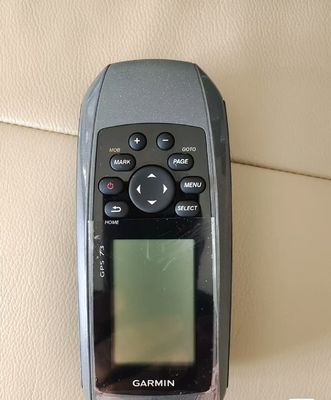 Garmin 73 el GPS El GPS ile Bağlantıda Kalın 18 Saat Pil Süresi 2 AA pil dahil değil