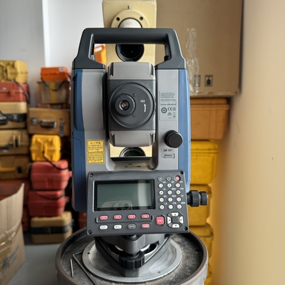 Kullanılmış Sokkia IM101 toplam istasyonu Gelişmiş Yansıtıcısız Toplam İstasyon 5.3kg 45mm Aperture EDM 48mm hassas ölçümler için