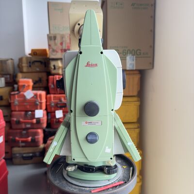 5,0″ Kapasitif Çoklu Dokunmatik, IP66 Dereceli Toz ve Su Direnci ve Hassas Ölçüm için 1″/5″/10″ Minimum Okuma özellikli Cecond el Leica TM50 Total Station